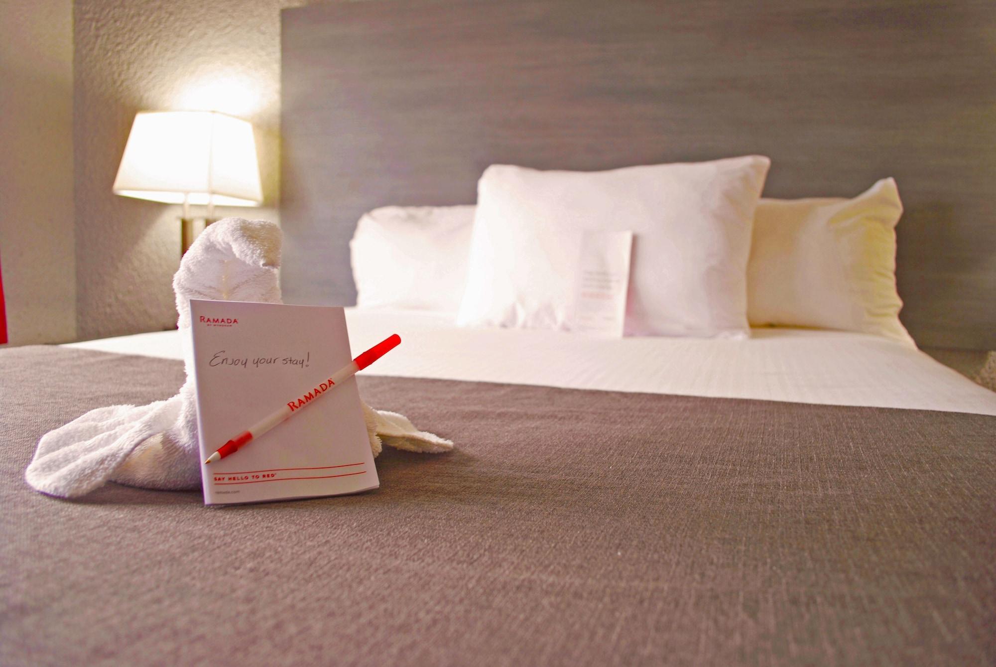 Hotel Ramada By Wyndham Yellowhead Nw Edmonton