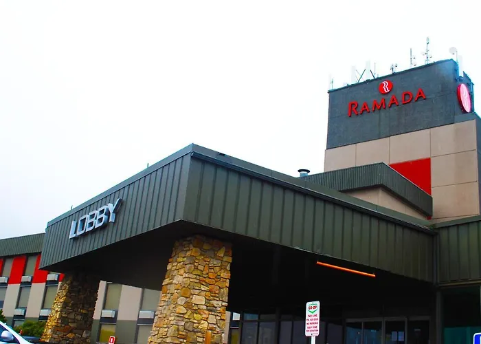 Ramada By Wyndham Edmonton Yellowhead Nw