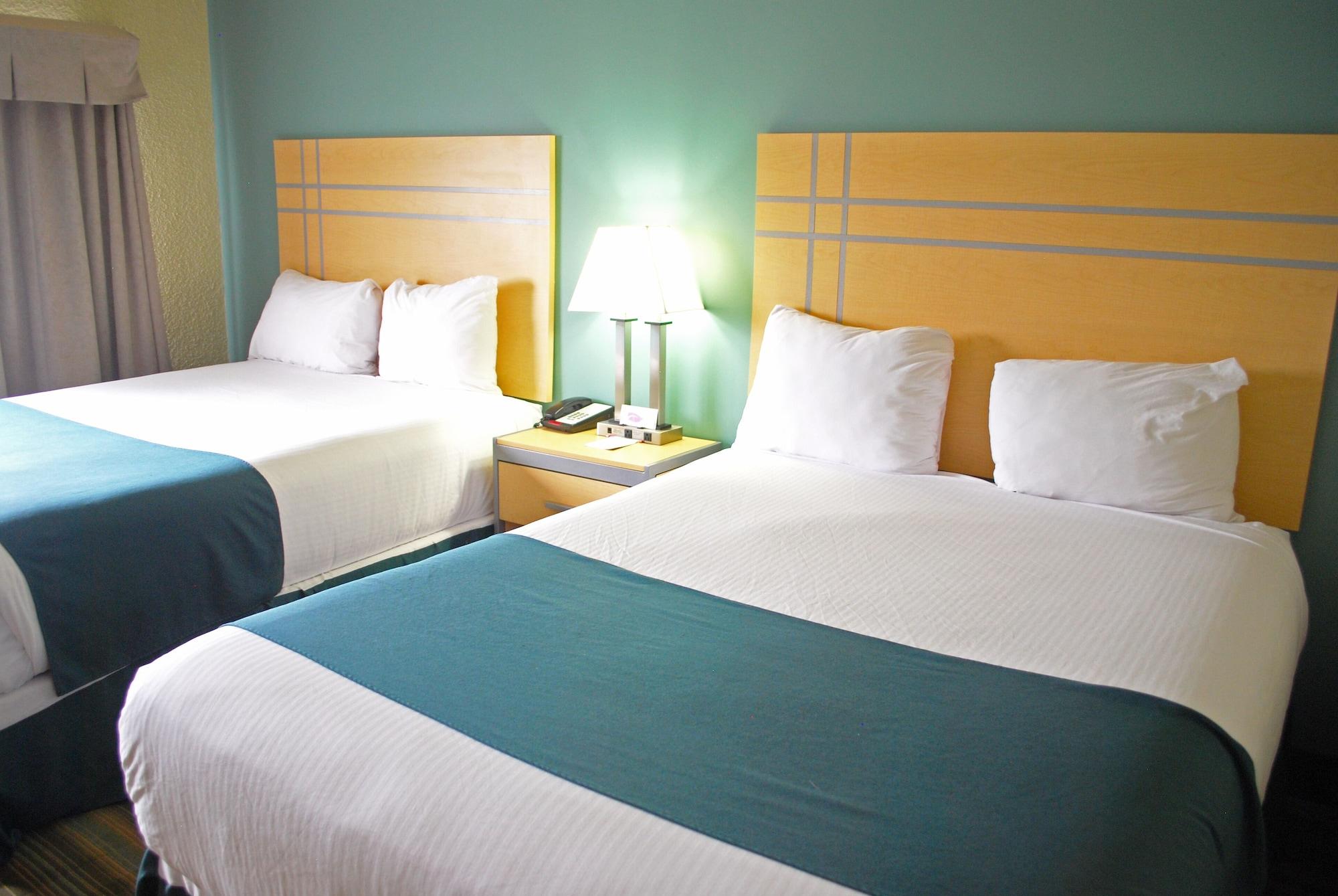 Hotel Ramada By Wyndham Yellowhead Nw 2*