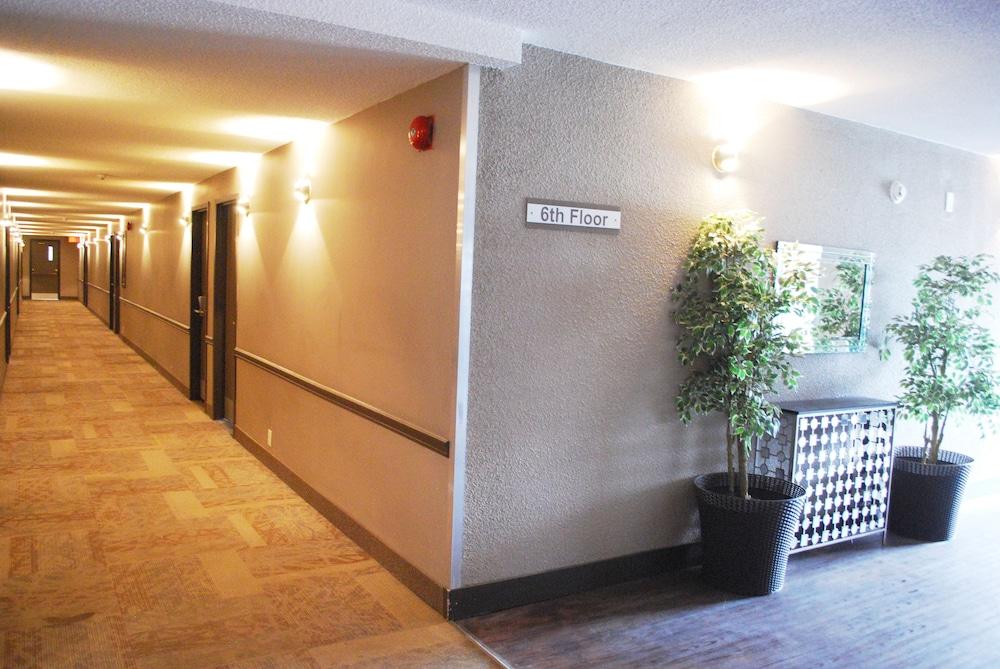 Ramada By Wyndham Yellowhead Nw 2* Edmonton